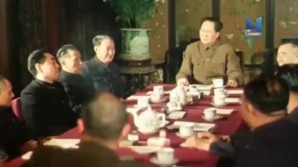 领导人们共商国事的珍贵瞬间