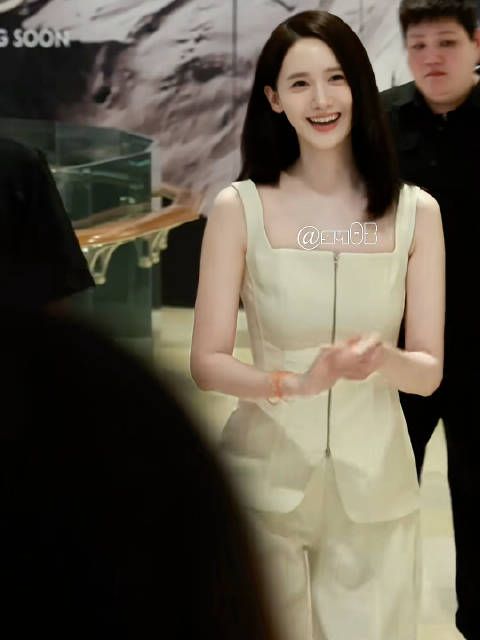 Y 260911 林允儿 雪花秀新加坡快闪活动 相关饭拍一则