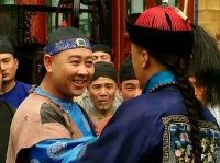 老十当街抽打朝廷命官，冷面冷心的四爷呆了 雍正王朝