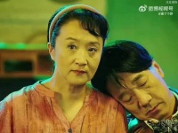 爱了一辈子的人，突然离开，肯定不好受