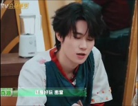 周笔畅灵魂提问张真源下季还来密室吗？