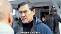 心提到嗓子眼！杰森斯坦森孤身游向巨齿鲨，只为安装一个追踪器，这勇气绝了！…