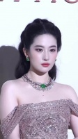 刘亦菲秀场耳环已被买走，佩戴瞬间太美