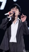 张杰演唱会水幕开场，水流光影相融氛围绝了