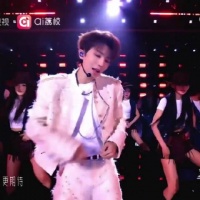 所有人都来感受王俊凯舞台魅力