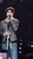 王俊凯无人乐园彩带飘落，美神降临震撼舞台