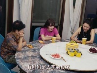 冉莹颖透露妈妈英语发音比自己更地道