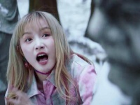 野外邂逅这样的姑娘，谁不心生守护之意？被电影极地追击设定刺激到了