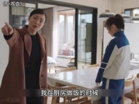 母女吵架，英子被打 小欢喜