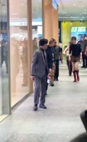 他是谁啊？男粉丝挺多的