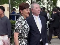 华表奖后台，冯小刚、徐帆、葛优、刘晓庆、陈冲同框现身