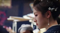 女孩只是随手救了一位晕倒的老夫人，没想到竟因此改变了自己的命运，李兰迪