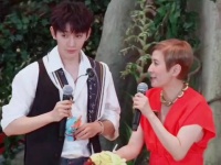 邓为好会哄吴君如，花儿与少年互动片段