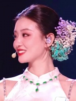罗予彤回应乘风抱团争议，直言姐姐们不存在关系不和