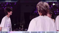 王牌打农牌表演赛精彩上演，钎城出现在夏决大屏，为紧张的决赛增添欢乐氛围