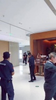 李现回家宠粉，DIY饮品游戏互动拿捏氛围