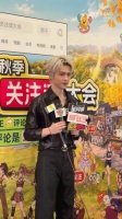 李昊回应港圈宗门老来得子戏称，淡然谦和自认小朋友