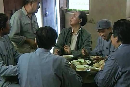 主席邀请五大书记吃饭，厨师确把拿手菜炒糊了