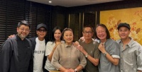李克勤晒饭局照，庙街妈兄弟老班底重聚，两位女主角都没来