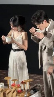 谭松韵刘学义追剧团吃金陵美食，不亦乐乎