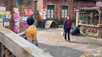 母女被邻居嘲笑，女儿用成绩打脸，妈妈强势回怼！刘琳