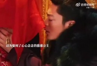 以为娶到了心心念念的馥雅公主，盖头都没有掀开迫不及待的就吻
