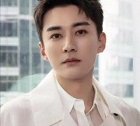 唐嫣捧不红，杨紫也没带火他，今36岁央视搭档谭松韵终于火了一把
