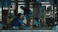 功勋：妻子支持丈夫放弃工作，孩子凑钱给妈妈看病！