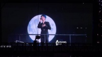 王俊凯演唱会伴舞送小蛋糕，爸爸台下见证