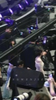 娜扎关晓彤挑眉打招呼，就爱看一些美女互动啊