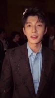 代旭亮相伦敦时装周大秀，氛围感拉满，仿佛裴轸本人空降现场…