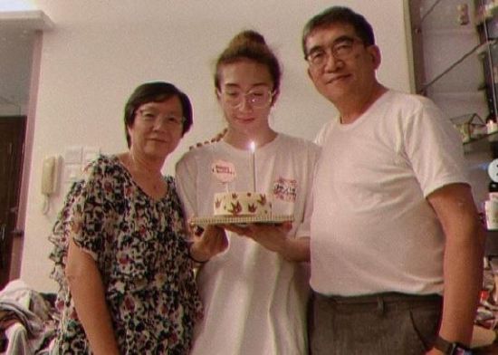 舞者阿MO重伤,父母从温哥华返港