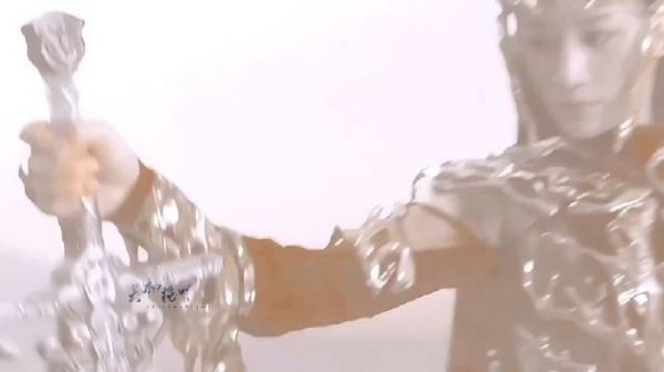 你怎么敢用她的样子给我下跪