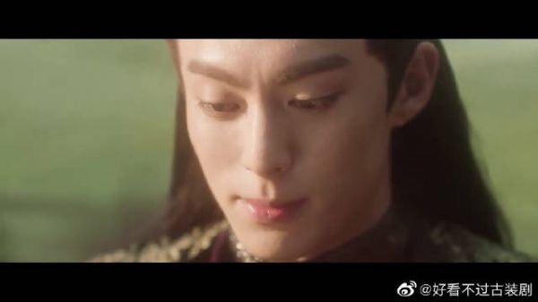 东方对小兰花的爱使他战胜心魔,将小兰花的元神剥离