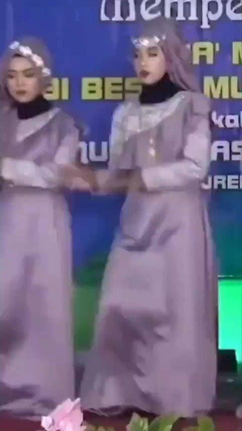 哈哈自己提前跳完了,尴尬不尴尬?尴尬不尴尬?