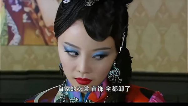 汉奸点个个最漂亮的美女,不料她是个特工,下一秒命都没了