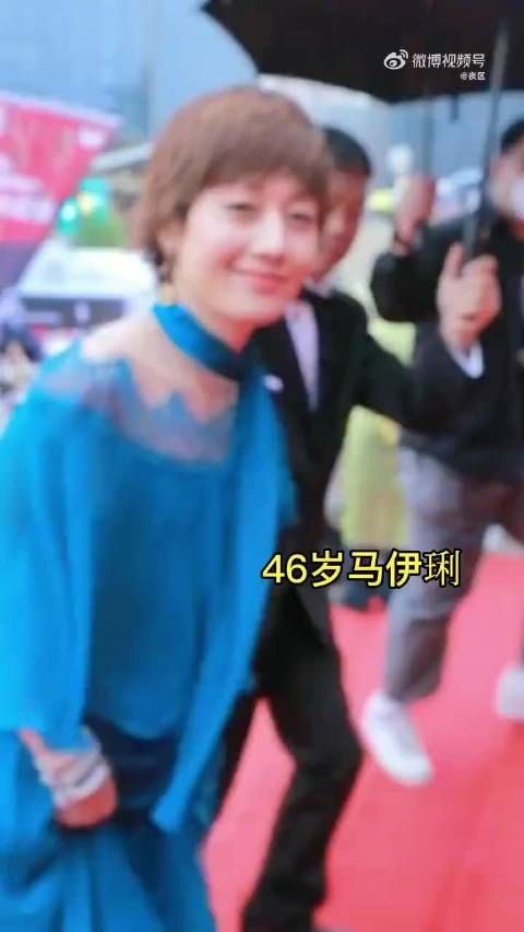 短发女王马伊琍、秦岚演绎40+美女优雅恬静