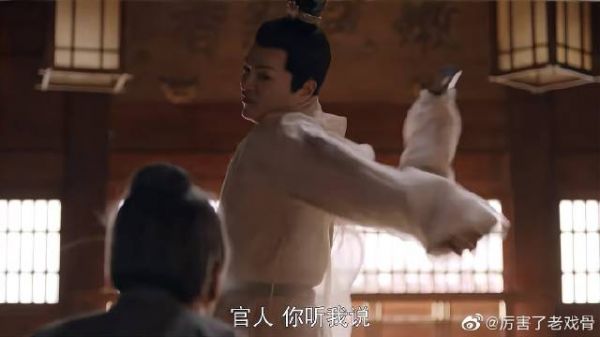 老管家护着地契不卖,欧阳旭脸色阴沉,下秒举动可怕