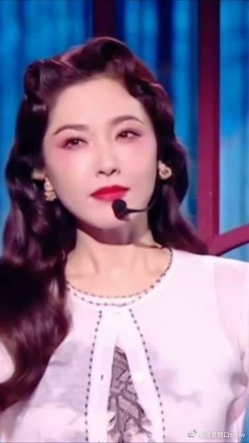 曾黎绝美舞台惊艳全场,不愧是科班出身,绝美演绎