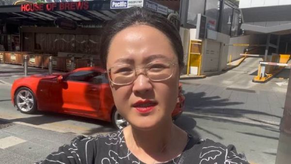某知名脱口秀演员去海外表演,我想问,他这么说完之后还回得来吗