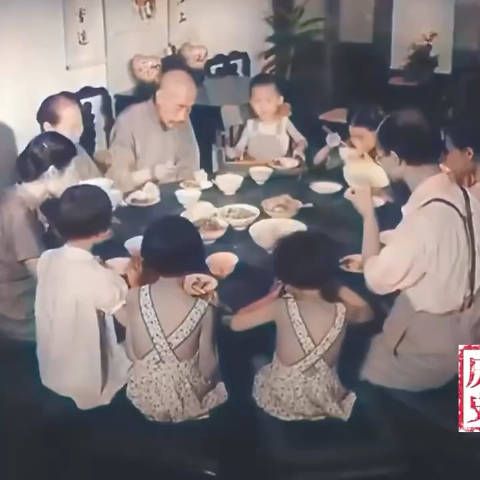 1948年北大教授一家吃午餐的情景
