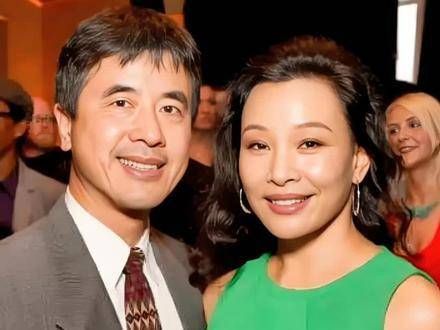 陈冲与彼得夫妇的全家福!