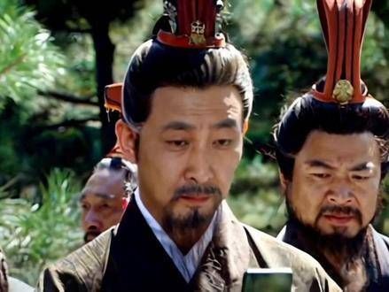姜维解锁手机，映入眼帘的是年轻时的自己