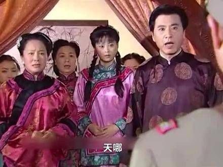 秦五爷是否是傅文佩的初恋呢?难怪他对依萍如此之好,原来是因为爱屋及乌