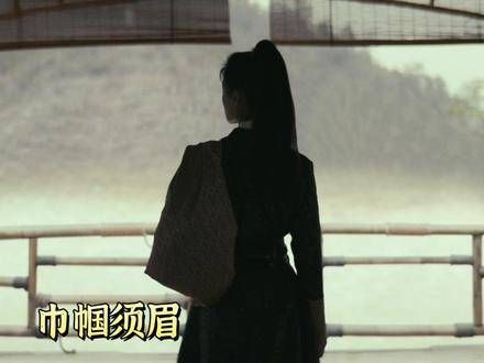 亭亭玉立的她,同样也能展现出飒爽英姿