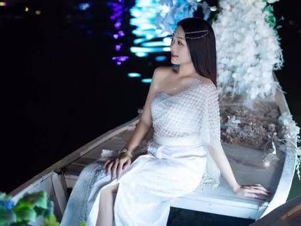 李克勤 悲凉的歌词,温柔的曲调