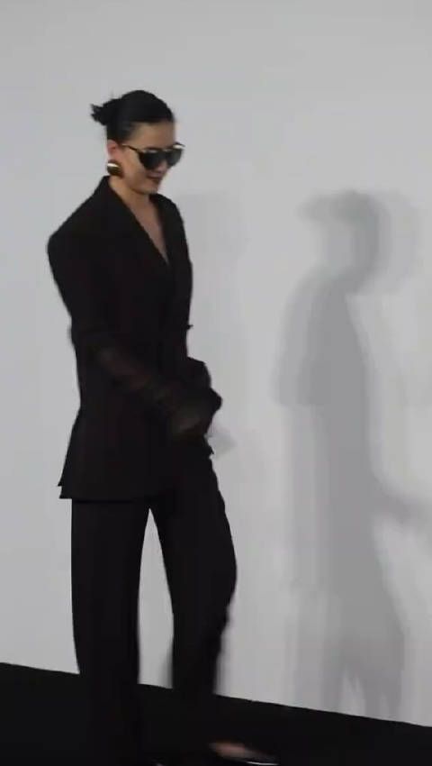 宋佳指那一下子