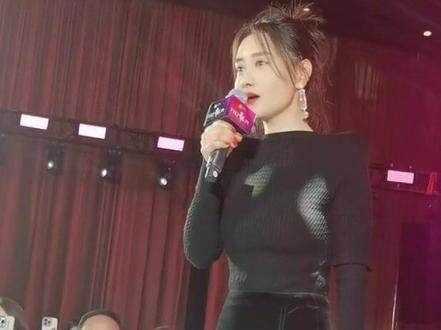 曾是《一帘幽梦》的女主角,即便已过五旬,出席活动时依然风姿绰约,美丽动人