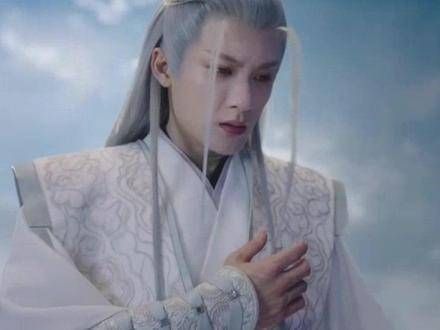 别人杀个不停,相柳却一直在救……早知如此,还不如你带她浪迹天涯