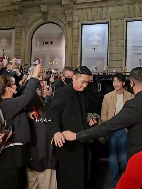啊啊,真的羡慕海虾 即使一年一次,也真的能近距离看这他是有多幸福
